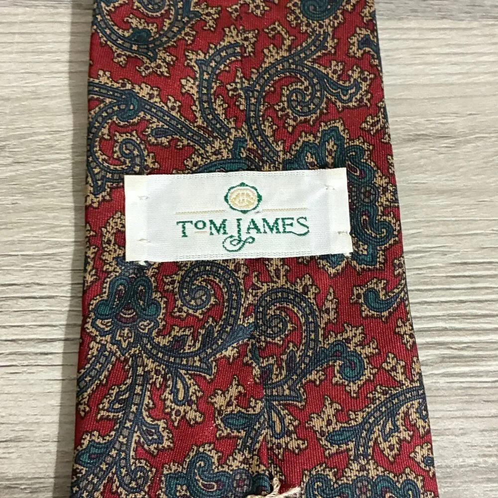 Tom James USA Silk Paisley Tie Red Navy Gold Classic Necktie 3.25x59 Handmade